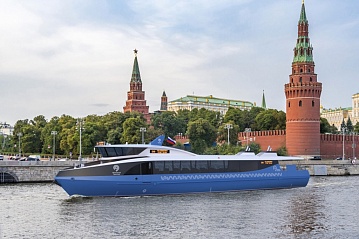 River-going passenger ship