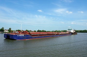 Dry-cargo barge of 4000/5000 t cargo capacity. Project 03040