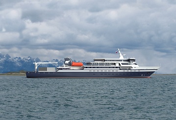 Cargo-and-passenger ship