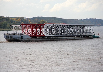 Sea-going non-self-propelled barge for deck cargo of 3650 t cargo capacity. Project 03060 